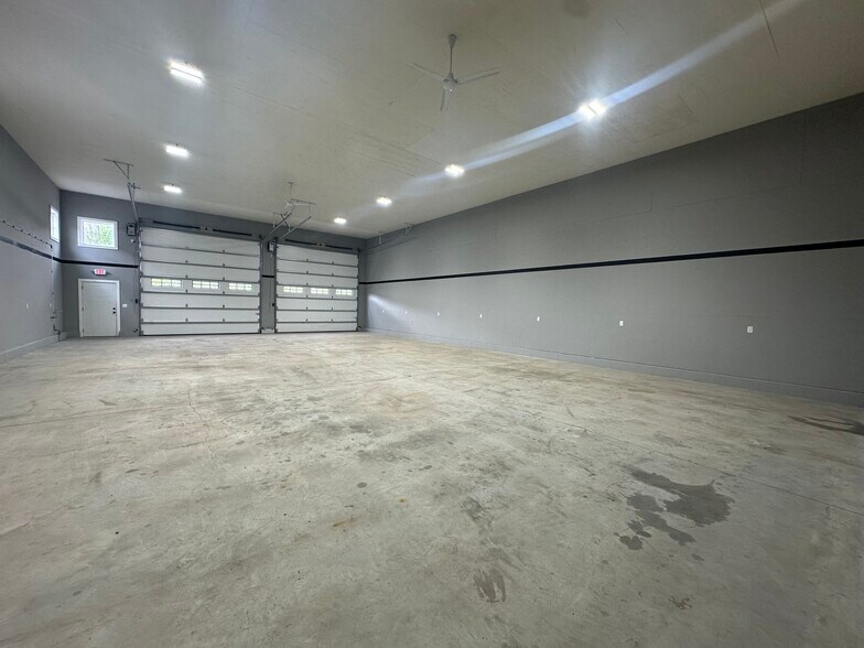 More Photos Of 169 Norwich Rd, Plainfield Warehouse For Sale