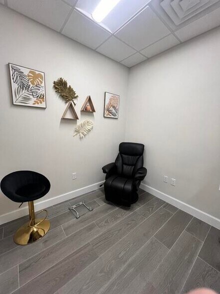 More Photos Of 3165 Suntree Blvd, Rockledge Office For Lease