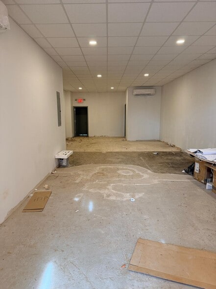 More Photos Of 70-11 Myrtle Ave, Glendale Office For Lease