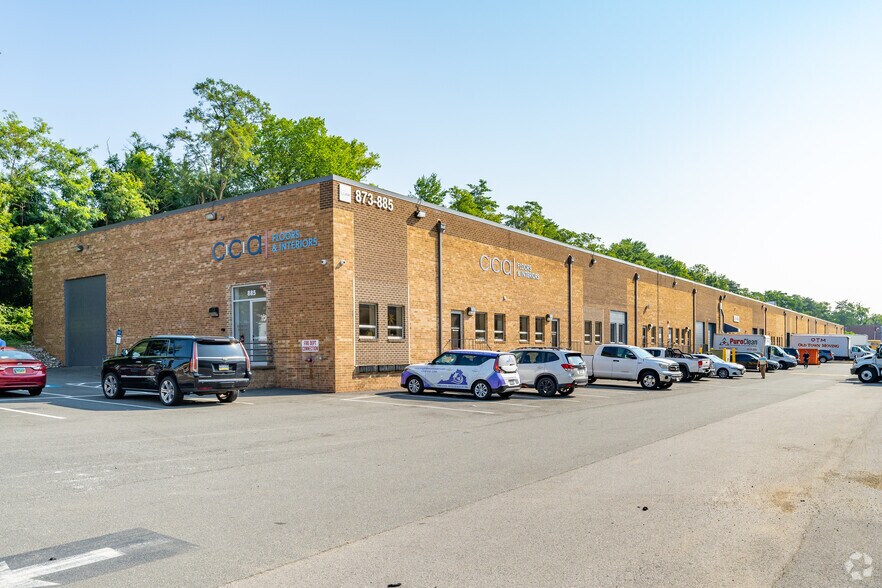 More Photos Of 901-929 S Pickett St, Alexandria Unknown For Lease