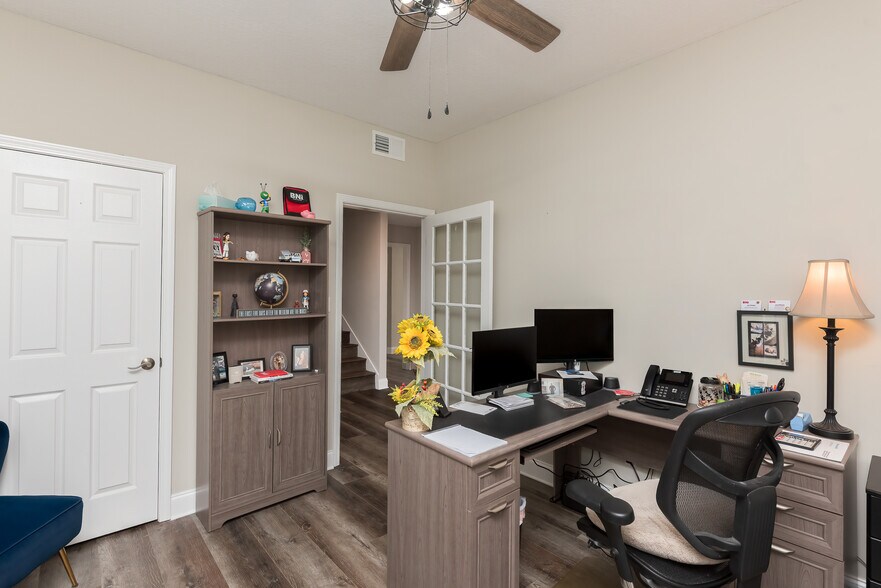 More Photos Of 77-87 Bay Bridge Dr, Gulf Breeze Office For Sale