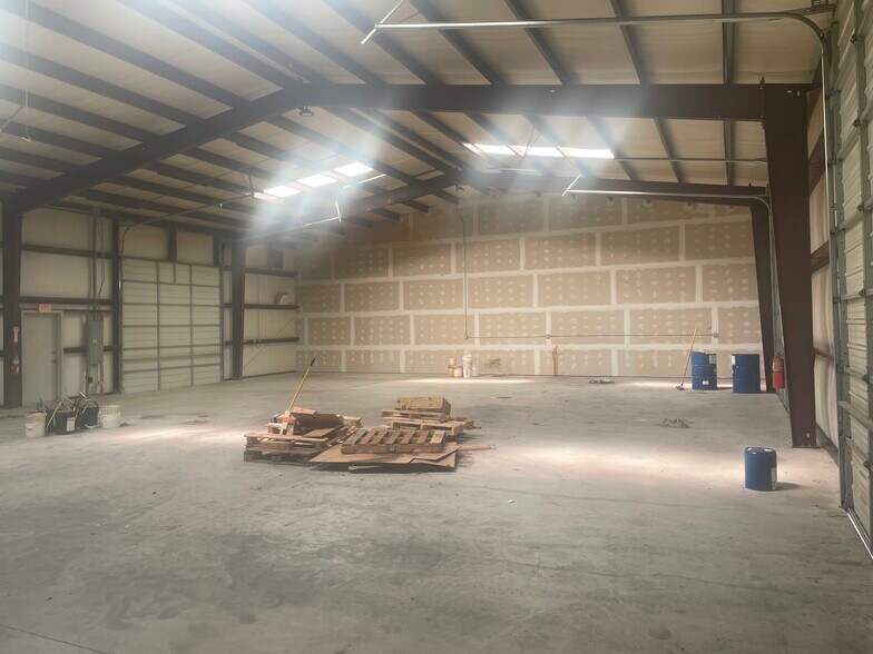 More Photos Of 1031 Sales Dr, Waxahachie Industrial For Lease