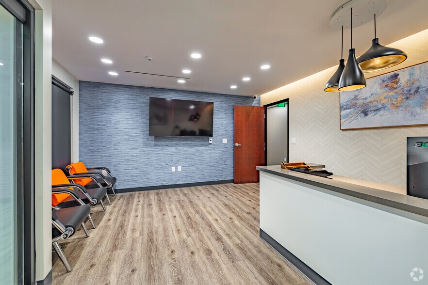 More Photos Of 15335 Morrison St, Sherman Oaks Office For Lease