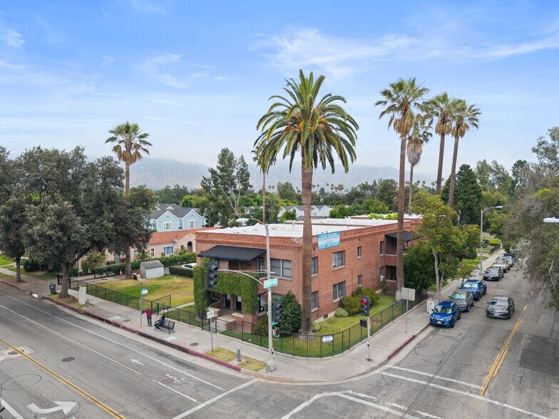 Primary Photo Of 239 E Villa St, Pasadena Apartments For Sale