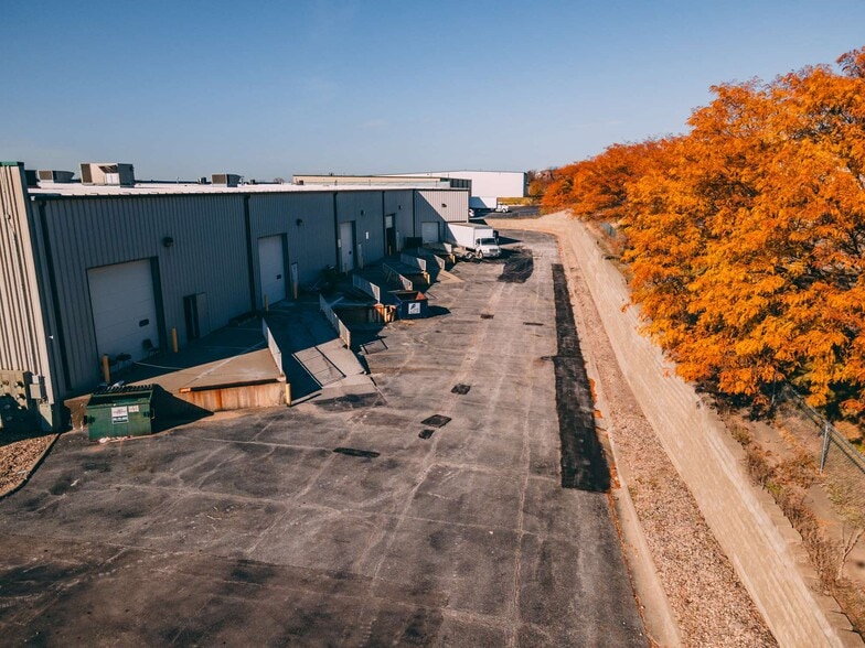 More Photos Of 7001-7011 S 109th St, La Vista Warehouse For Lease