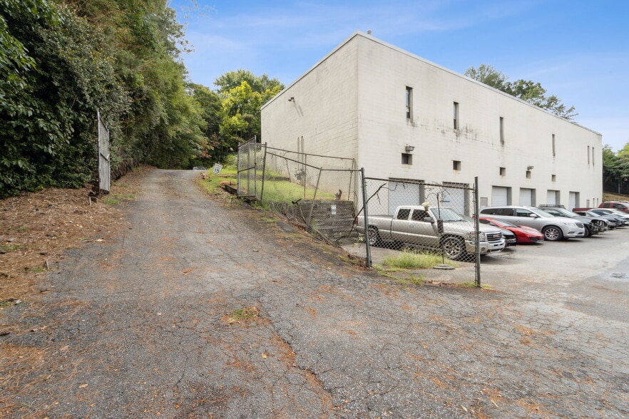 More Photos Of 1875 Airport Industrial Park Dr, Marietta Industrial For Sale