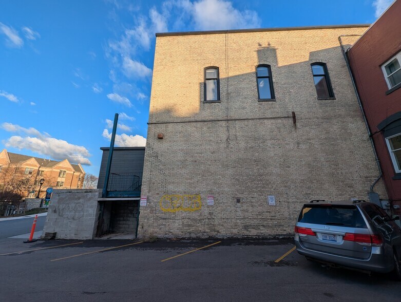 More Photos Of 161 E Front St, Traverse City Storefront Retail Residential For Lease