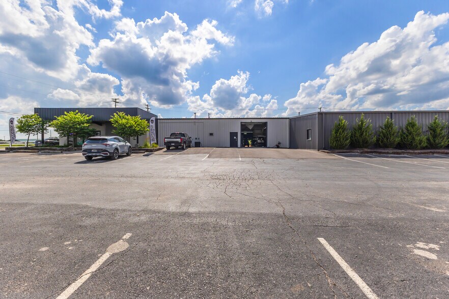 More Photos Of 2606 E Rock Haven Rd, Harrisonville Light Manufacturing For Lease