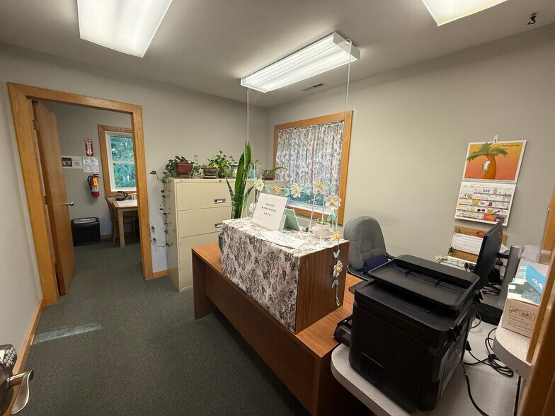 More Photos Of 8287-8289 Loop Rd, Baldwinsville Office For Lease