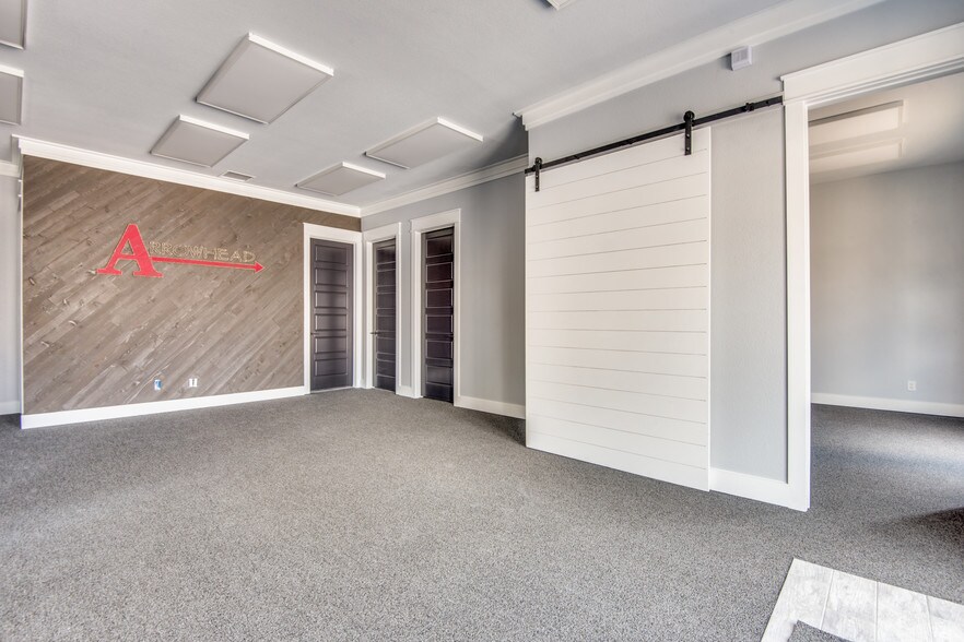 More Photos Of 13840 Denton Dr, Farmers Branch Warehouse For Sale