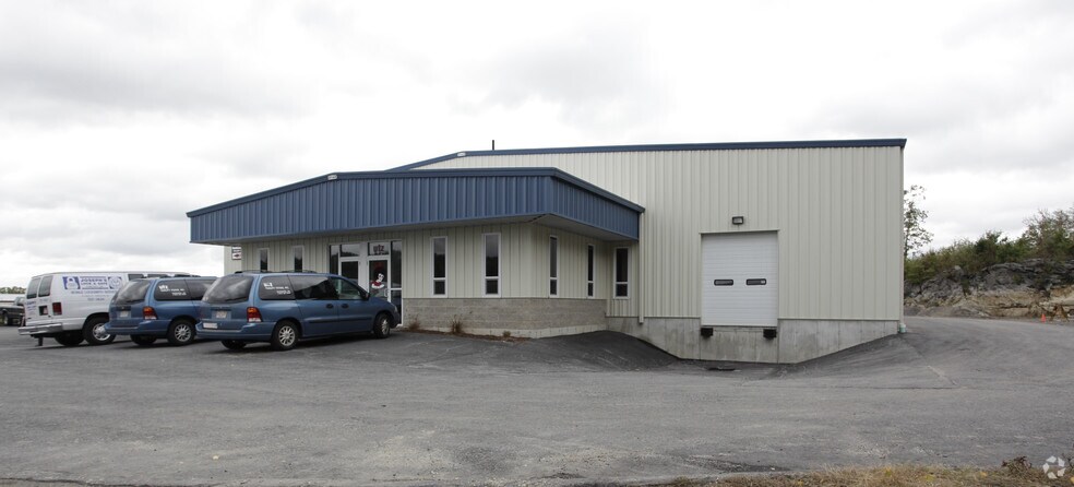 More Photos Of 14 Commerce Rd, Shrewsbury Warehouse For Lease