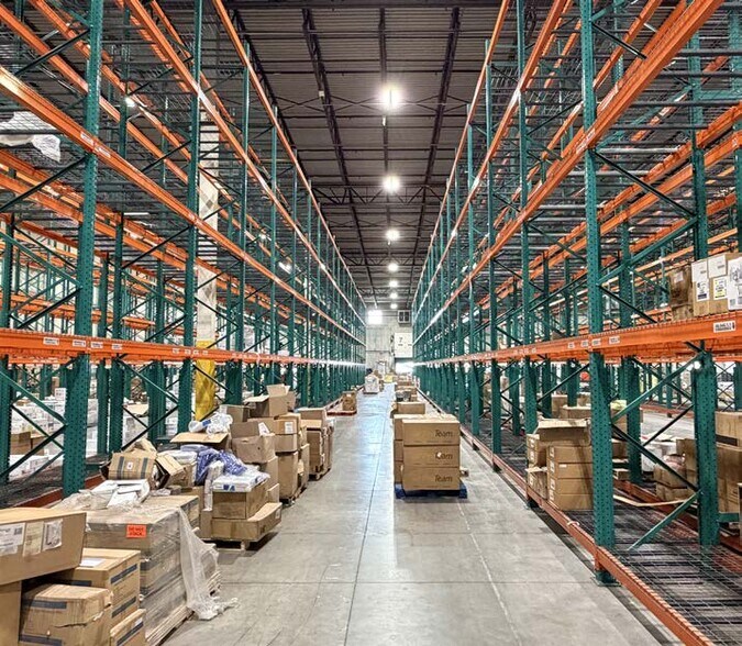 More Photos Of 12600 Oakland Park Blvd, Highland Park Warehouse For Lease