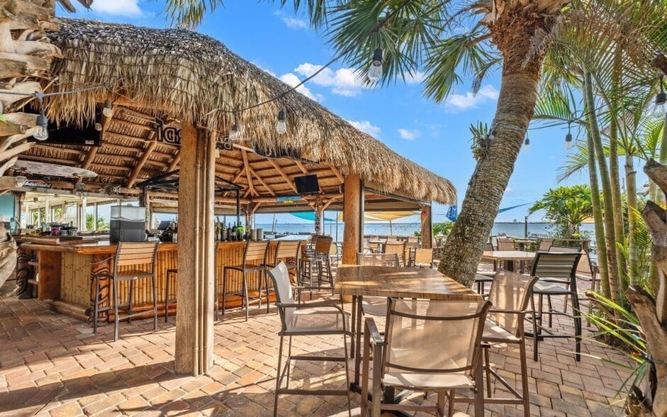 More Photos Of 4845 Dixie Hwy NE, Palm Bay Restaurant For Sale
