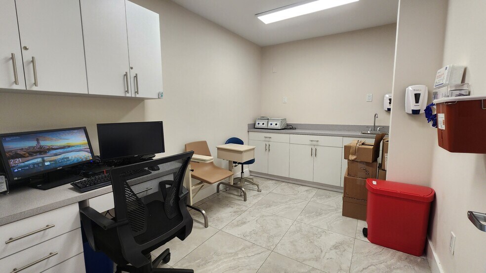 More Photos Of 9601 SW 40th St, Miami Medical For Lease