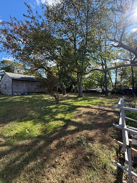 More Photos Of 967 Sunrise Hwy, West Babylon Land For Sale
