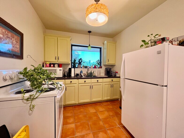 More Photos Of 614 Oak Ave, Sulphur Springs Office For Sale