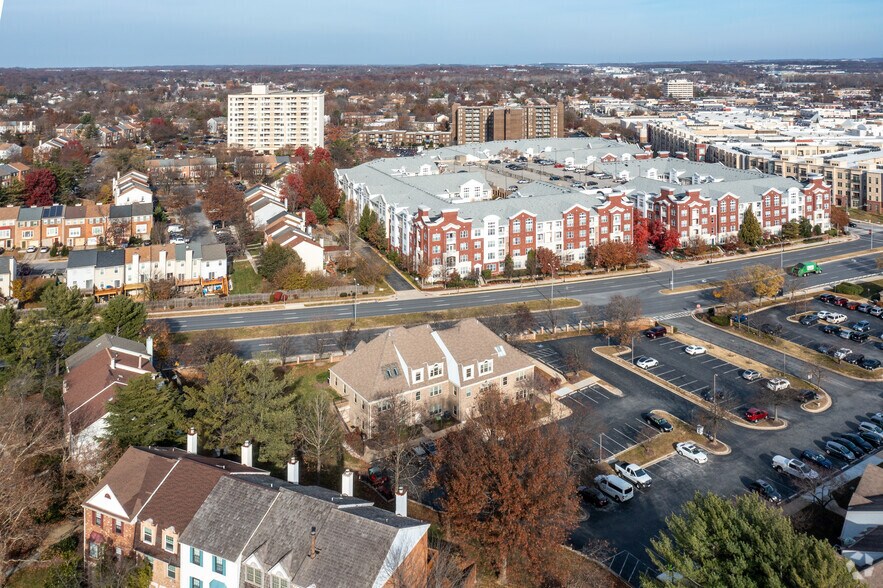 More Photos Of 8301-8323 Cherry Ln, Laurel Medical For Lease