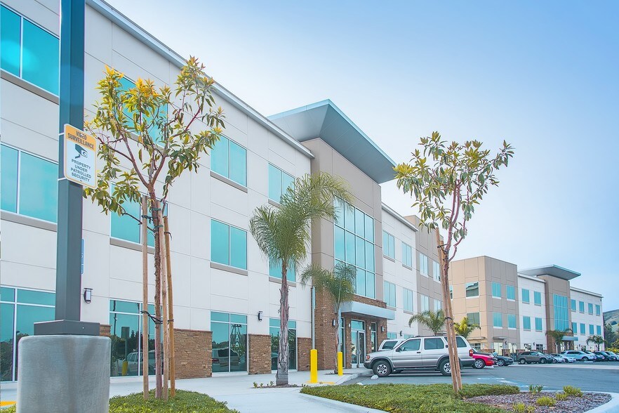 More Photos Of 18-68 Rio Rancho Rd, Pomona Unknown For Lease