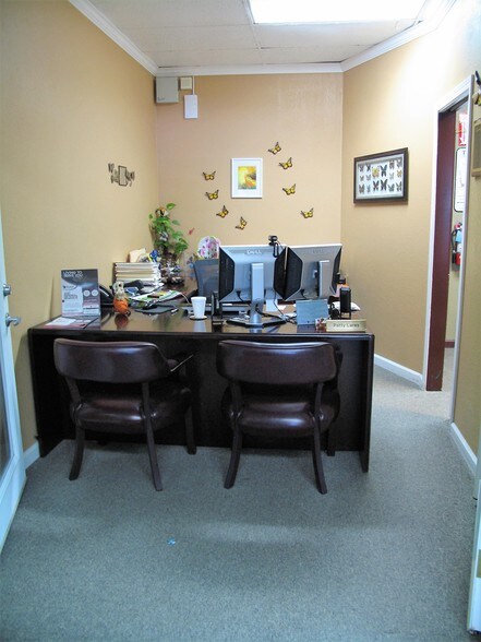 More Photos Of 1149-1163 N Tustin St, Orange General Retail For Lease