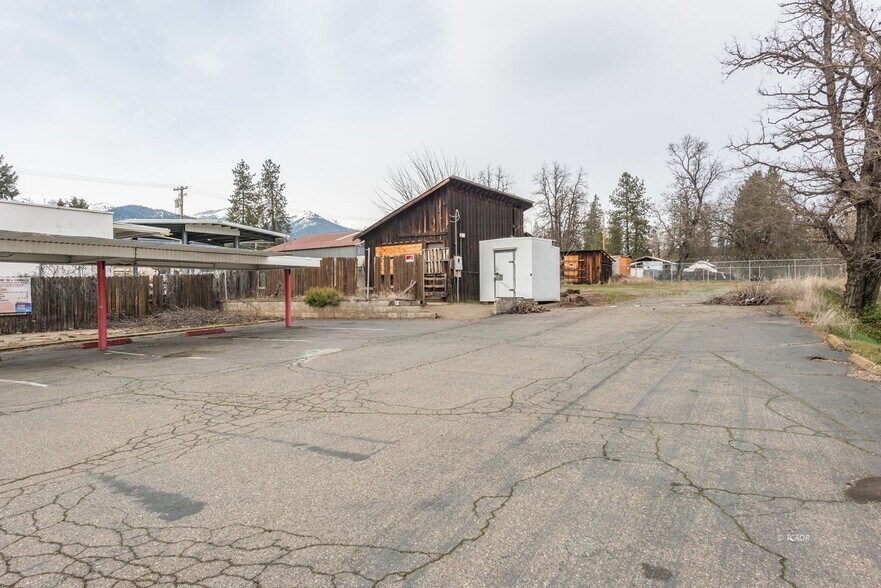 More Photos Of 1081 Main St, Weaverville Fast Food For Sale