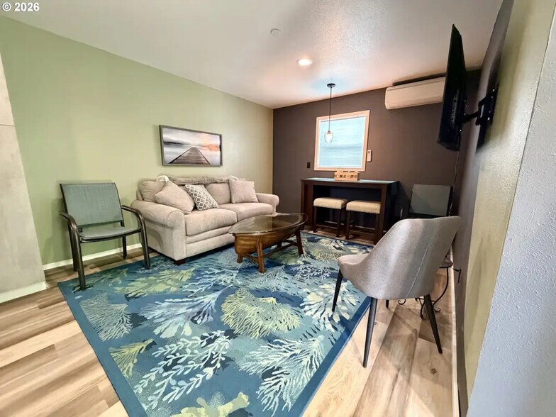 More Photos Of 404 Garibaldi (Hwy 101), Garibaldi General Retail For Sale