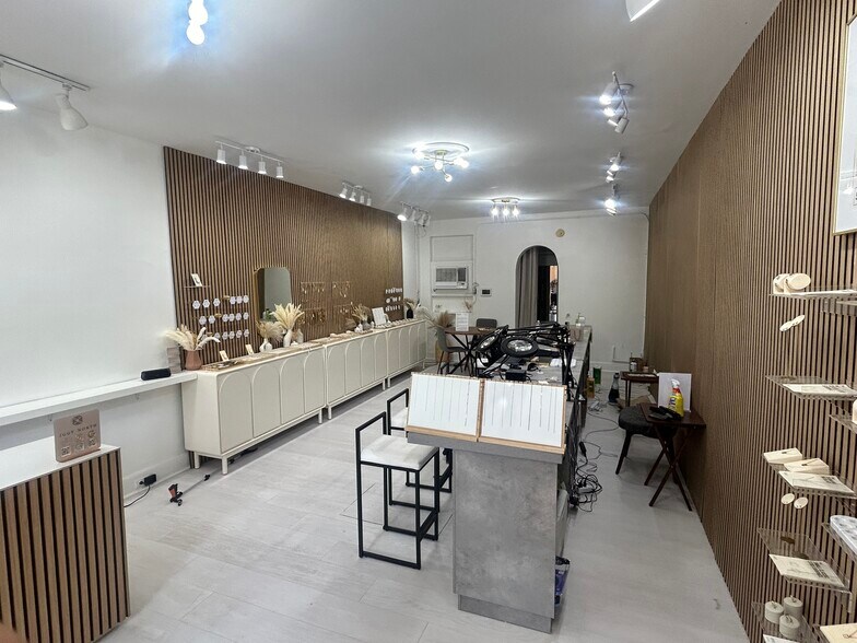 Primary Photo Of 728 S Broadway, Baltimore Storefront Retail Residential For Lease