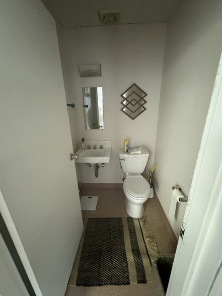 More Photos Of 3231-3233 Superior Ln, Bowie Medical For Lease