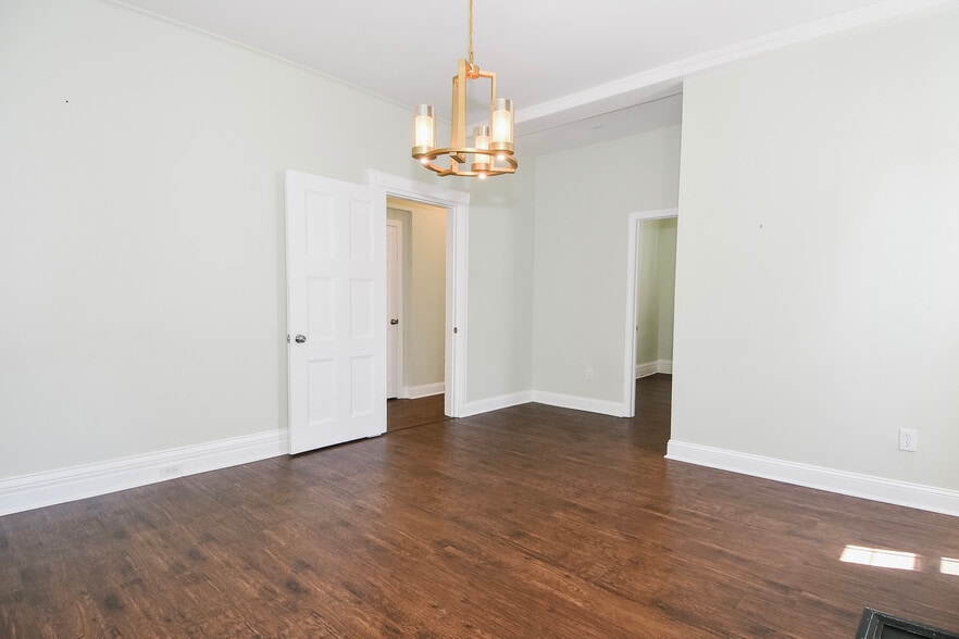 More Photos Of 93-97 Broad St, Middletown Office For Sale