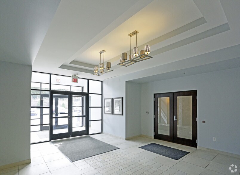 More Photos Of 29110 Inkster Rd, Southfield Office For Lease