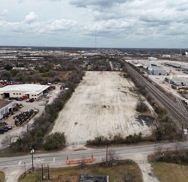 More Photos Of 7621 Wallisville Rd, Houston Land For Lease