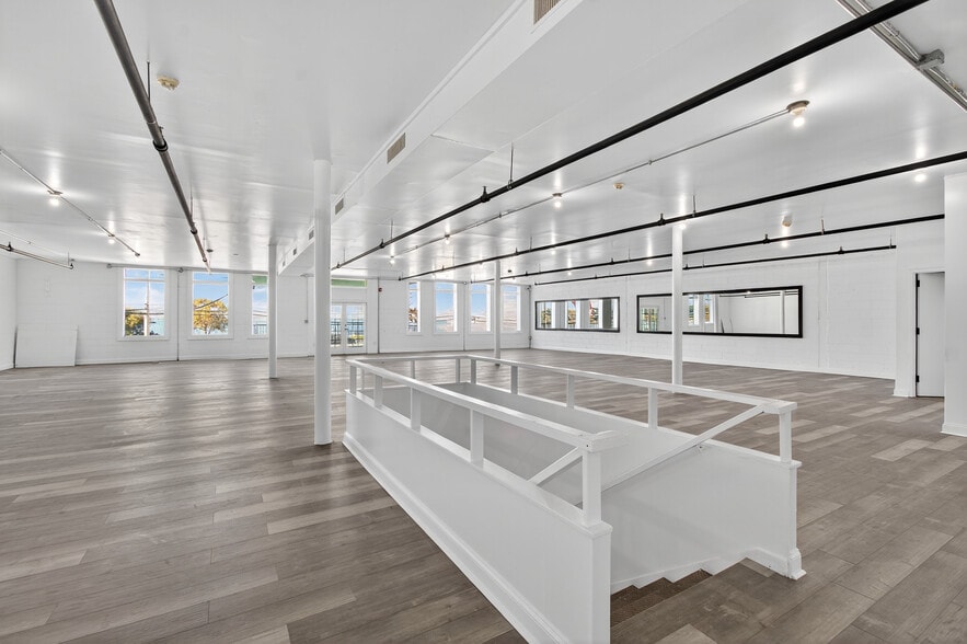 More Photos Of 17 W Front St, Keyport General Retail For Lease