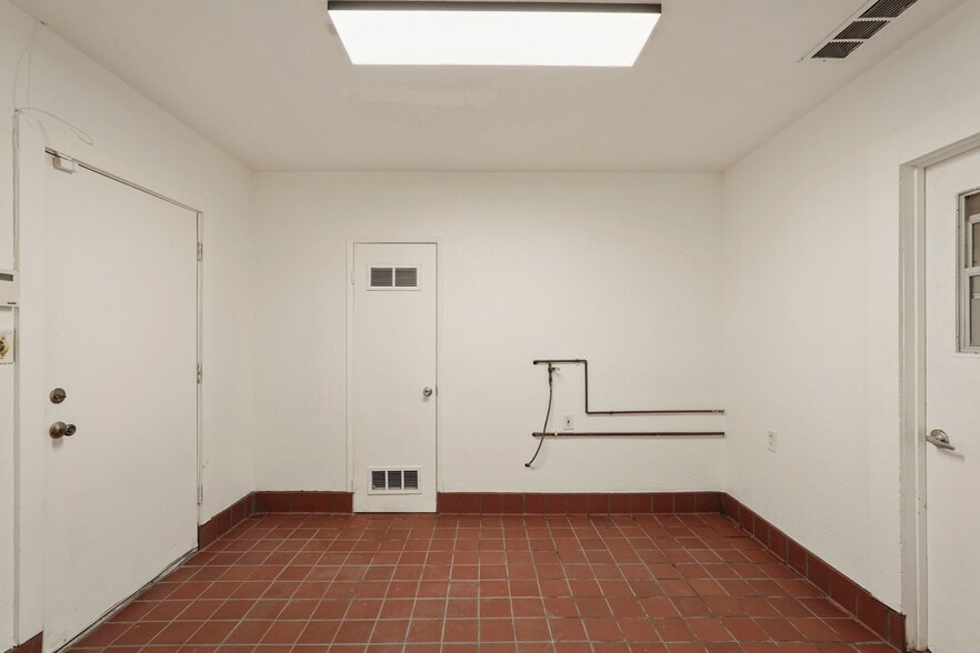 More Photos Of 1765 Monte Diablo Ave, Stockton General Retail For Sale