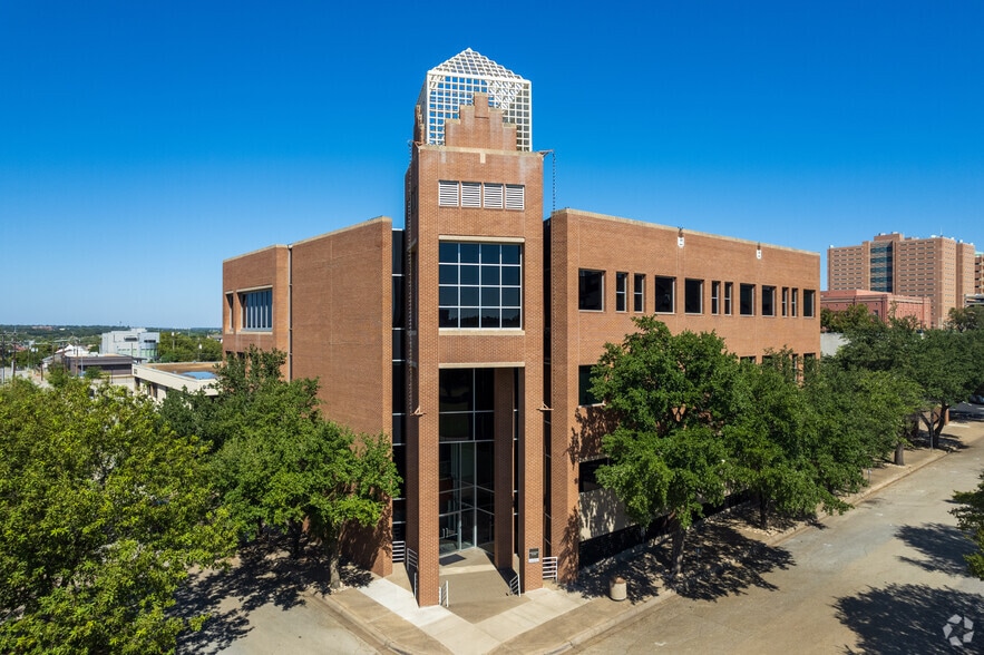 Primary Photo Of 930 W 1st St, Fort Worth Office For Sale