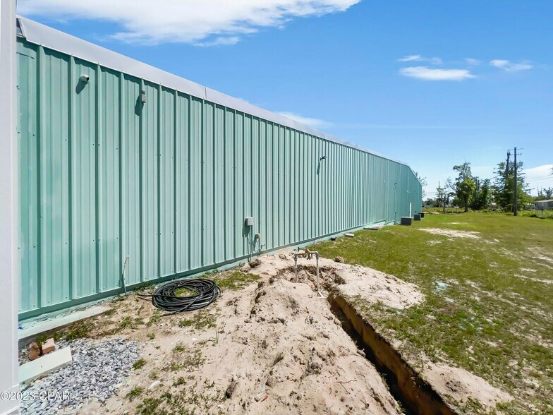 More Photos Of 5420 Hickory St, Panama City Office For Lease