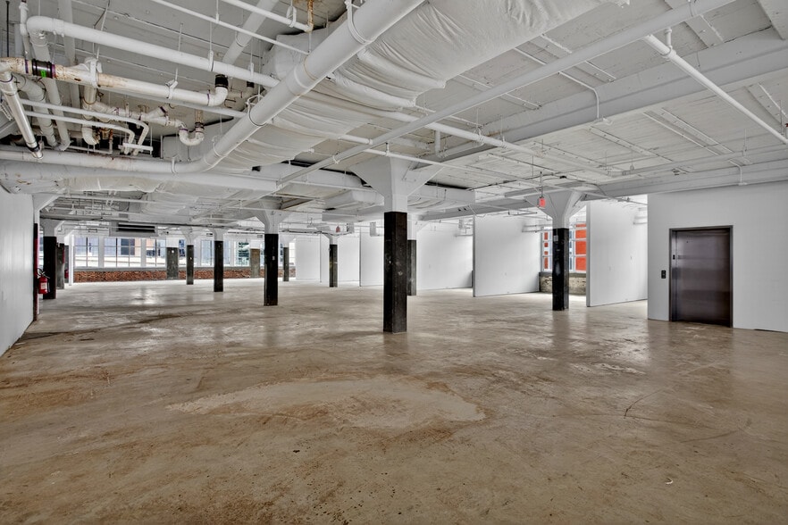 More Photos Of 111 Broadway, Nashville General Retail For Lease
