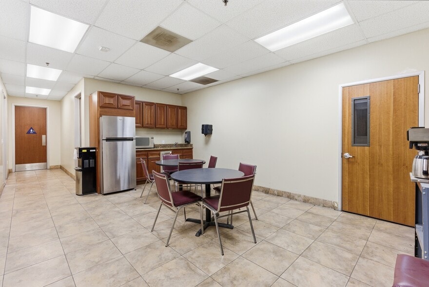 More Photos Of 11700 Monarch St, Garden Grove Warehouse For Sale