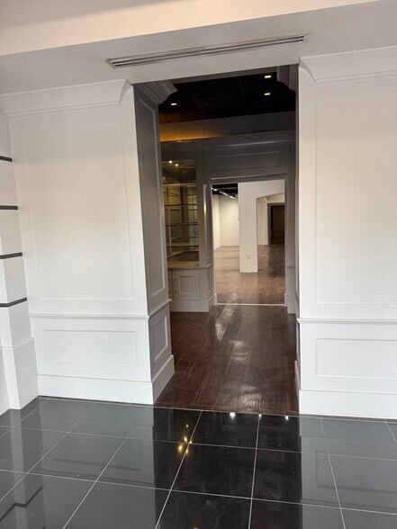 More Photos Of 80 Main St, New Canaan Storefront For Lease