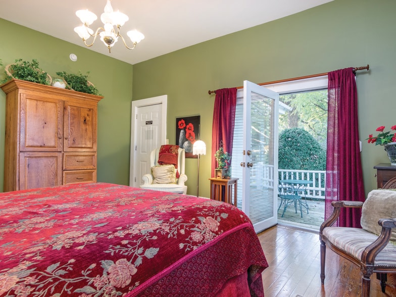 More Photos Of 86 Lily Pad Ln, Flat Rock Hotel For Sale