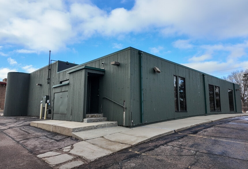More Photos Of 1808 S Cliff Ave, Sioux Falls Office For Sale