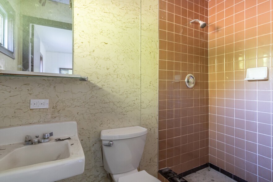 More Photos Of 196 US Route 1, Bucksport Hotel For Sale