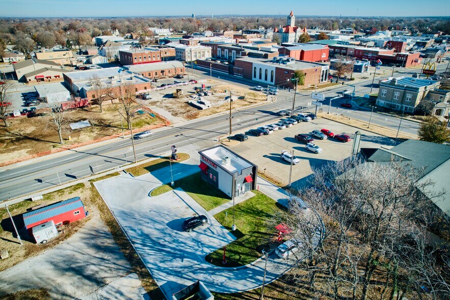 More Photos Of 319 W Austin Blvd, Nevada General Retail For Sale