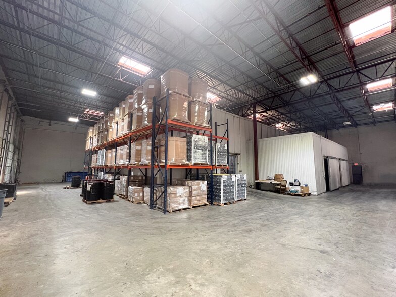 More Photos Of 3940 N Panam Expy, San Antonio Industrial For Lease