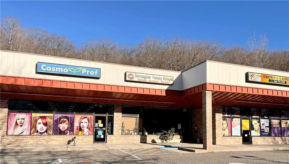 More Photos Of 683-709 Winsted Rd, Torrington Storefront For Lease