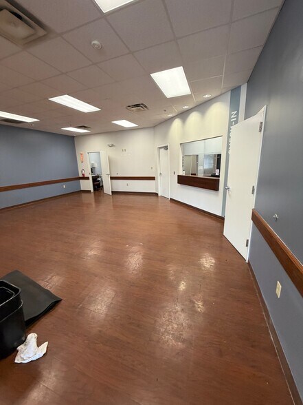 More Photos Of 1215 Dunn Ave, Jacksonville Medical For Lease