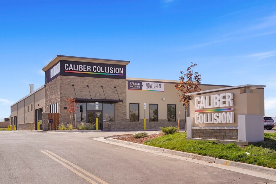 Primary Photo Of 1258 S Bay Rd, Dover Auto Repair For Sale