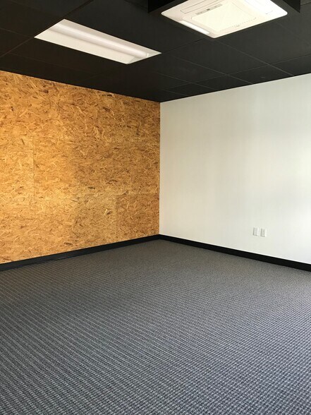 More Photos Of 37 S Water St, Henderson Office Residential For Lease