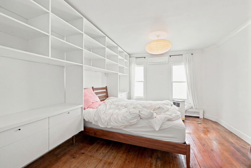 More Photos Of 251 Graham Ave, Brooklyn Storefront Retail Residential For Sale