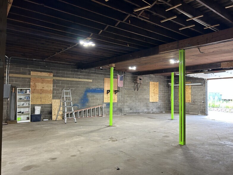 More Photos Of 206 S Main St, Le Sueur Warehouse For Lease