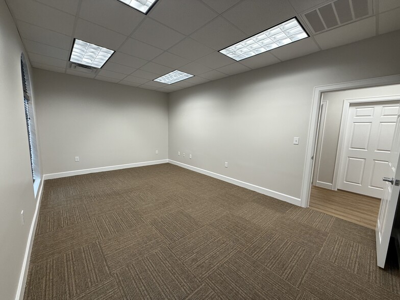 More Photos Of 7115 FM 2920, Spring Unknown For Lease