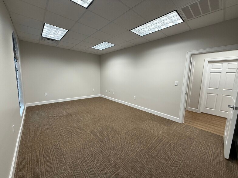 More Photos Of 7115 FM 2920, Spring Unknown For Lease